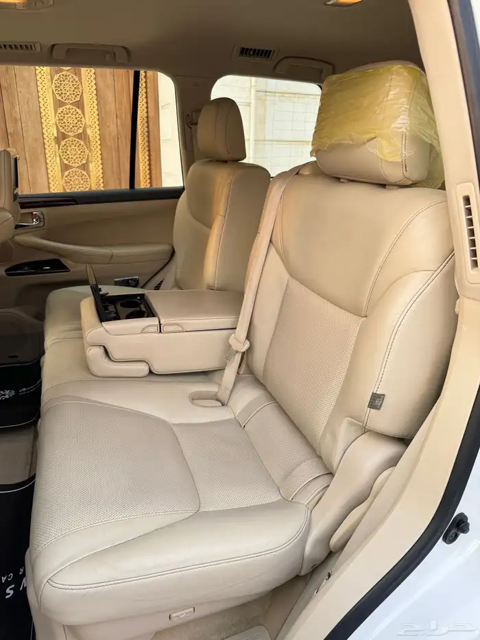 للبيع جيب لكزس LX 570 2014 S شبه الجديد 68