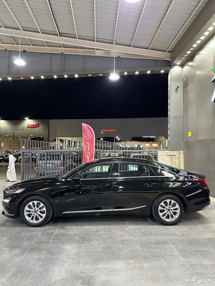 كيا K8 نص فل 2022 اسود لدى معرض(عبيد الرشيدي) 14