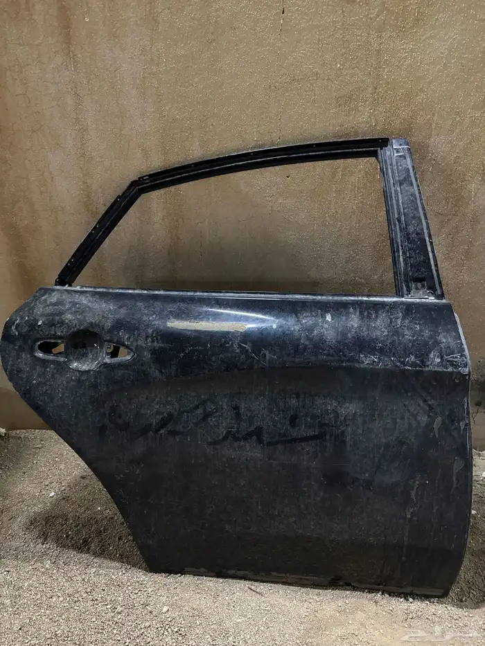 باب افالون خلفي يمين مرشوش على نضافه 0