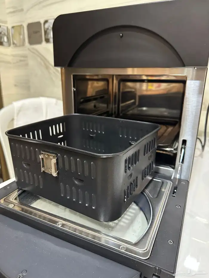 مكنسه هوفر وقلاية دايسون 1