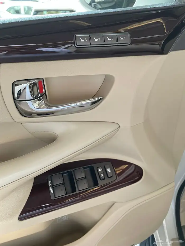 للبيع لكزس LX570 دي دي 2014 فل كامل عبداللطيف عداد 86 الف 22