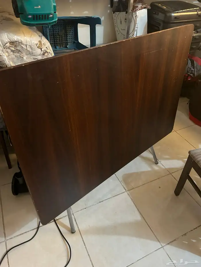 طاوله طعام مع 2كرسي 250. وسرير أطفال 400. طاولة مكتب 150 2