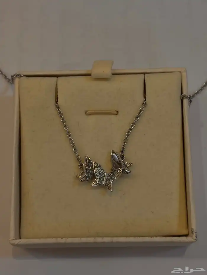 عقد lilia من سواروفسكي 4