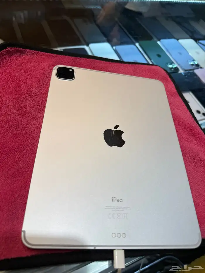 آيباد برو 256 قيقاء بمدخل شريحة 2020 مع سلك الشاحن 2