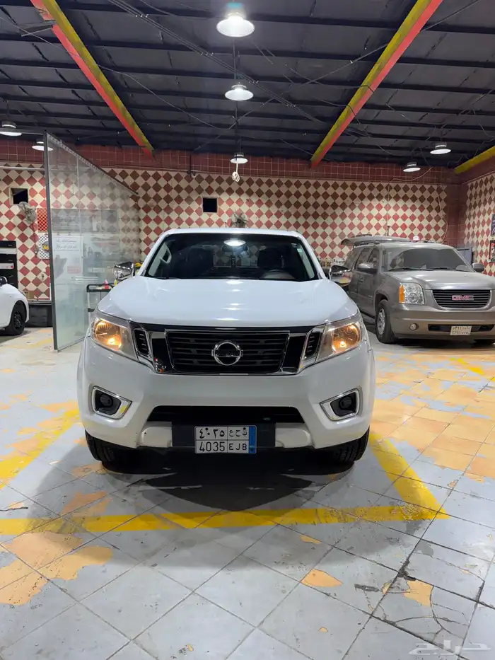 نيسان نافارا 8