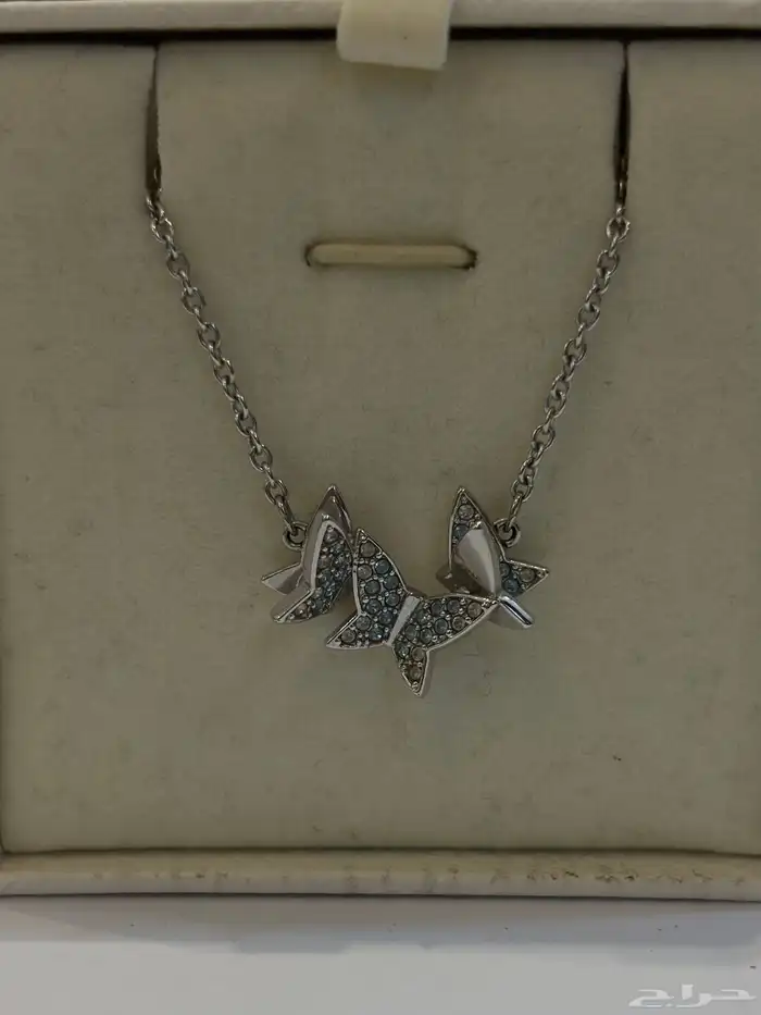 عقد lilia من سواروفسكي 5