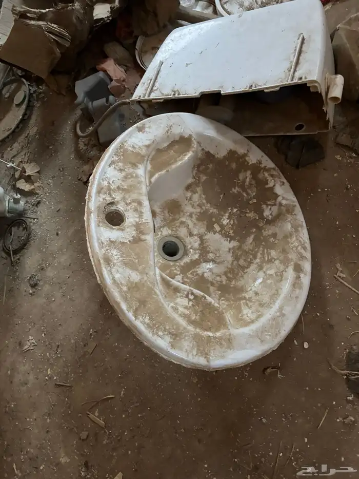 يوجد غسالات يدوية وماراوح وثريا و قواعد لامبات ودولاب مطبخ 8