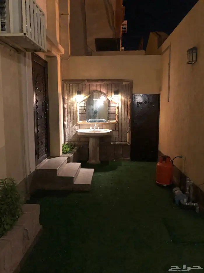 شقة أرضية مع حوش مؤثثة بالكامل للإيجار 0