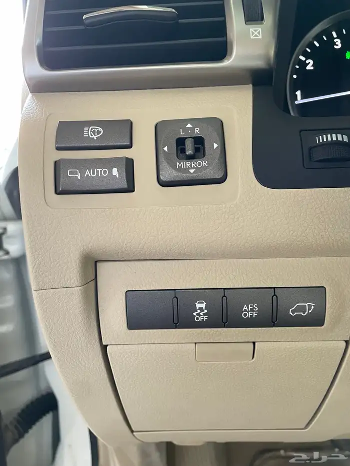 للبيع لكزس LX570 دي دي 2014 فل كامل عبداللطيف عداد 86 الف 21