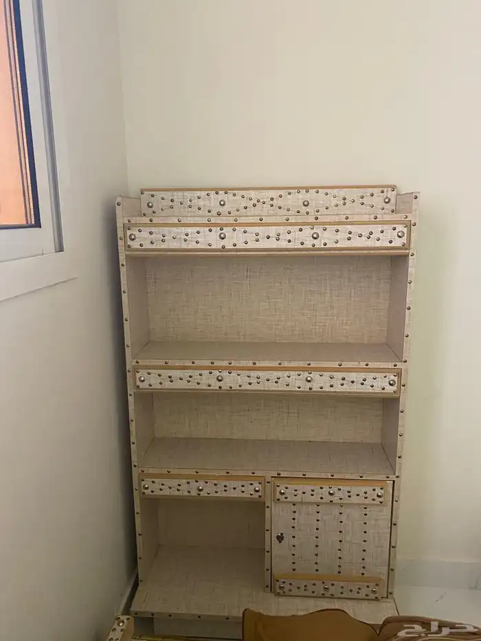 يوجد اثاث كنب هوم سنتر بحاله جيده و دولاب اطفال لبيع بريدة 18