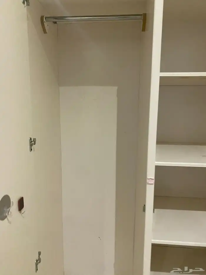 يوجد اثاث كنب هوم سنتر بحاله جيده و دولاب اطفال لبيع بريدة 3