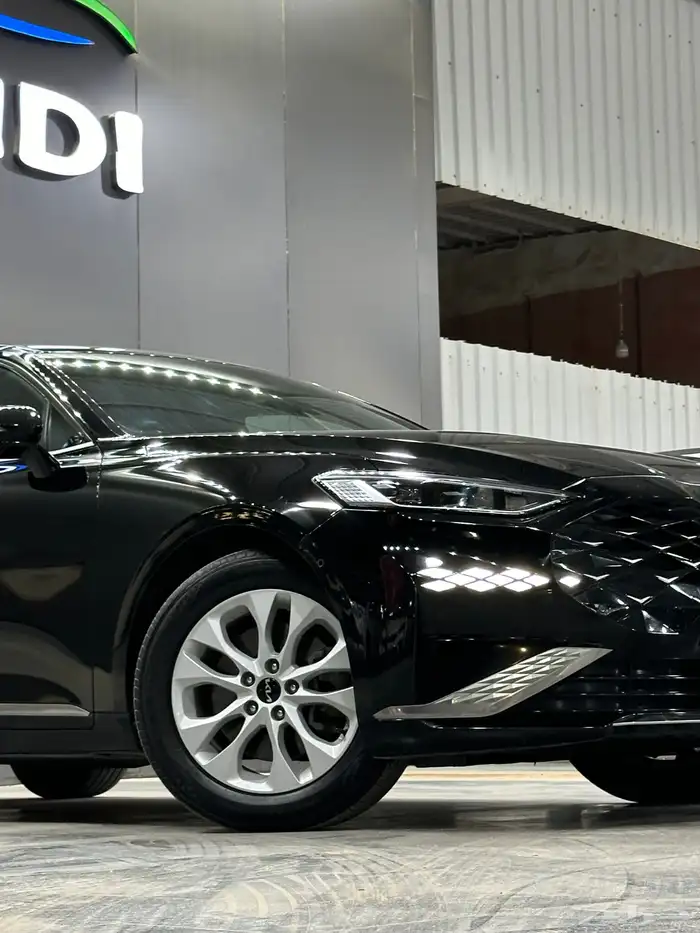 كيا K8 نص فل 2022 اسود لدى معرض(عبيد الرشيدي) 10