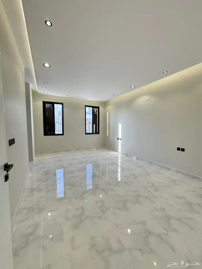 للبيع فلة شمال الخميس موقع مميز جوار مسجد والخدمات 11