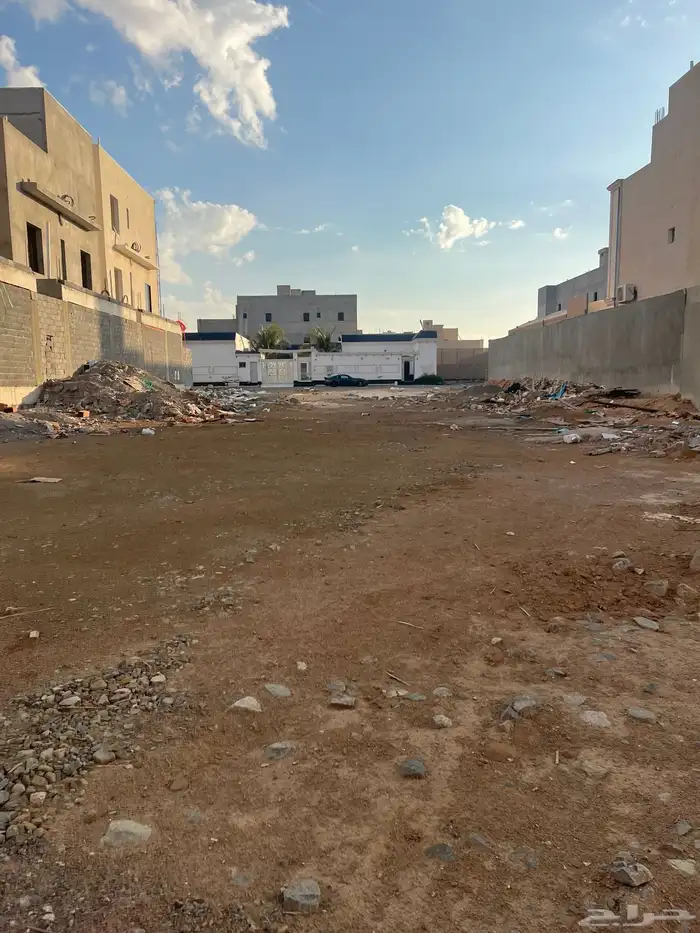 للبيع ارض مميزه مس 900 ش 25 م نافذ مخطط الفيروز حي المنارات 1