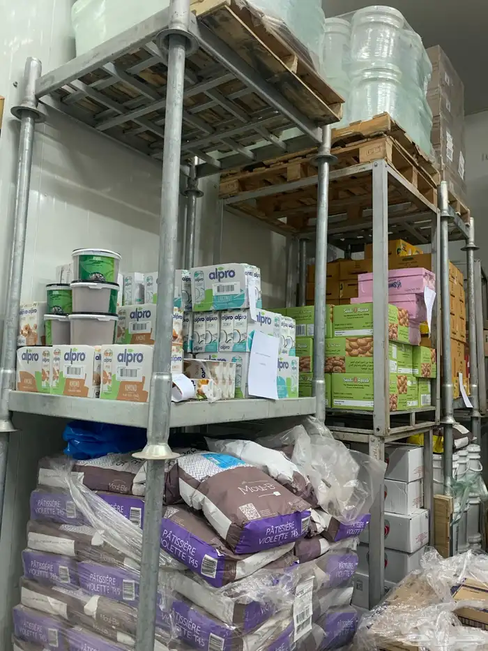 ثلاجة تبريد وتجميد للايجار غرف وطبليات 5