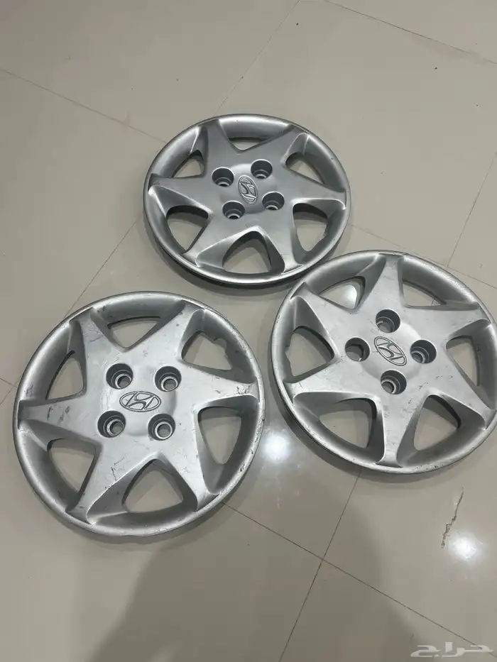 طيس النترا 2005 اصليه 3 حبات فيه بعض الملاحظات 0