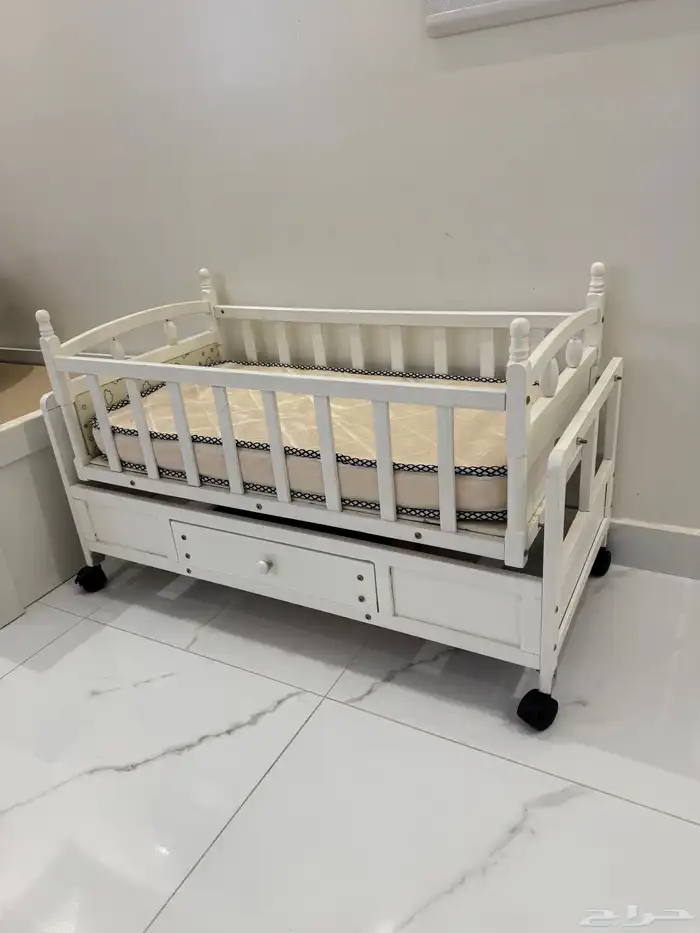 سرير فردي  سرير اطفال هزاز  كرسي السيارة للاطفال 2