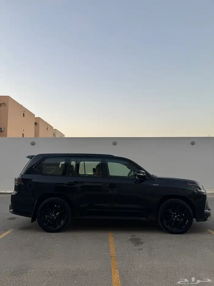 للبيع جيب لكزس بلاك اديشن 2020 سعودي 10