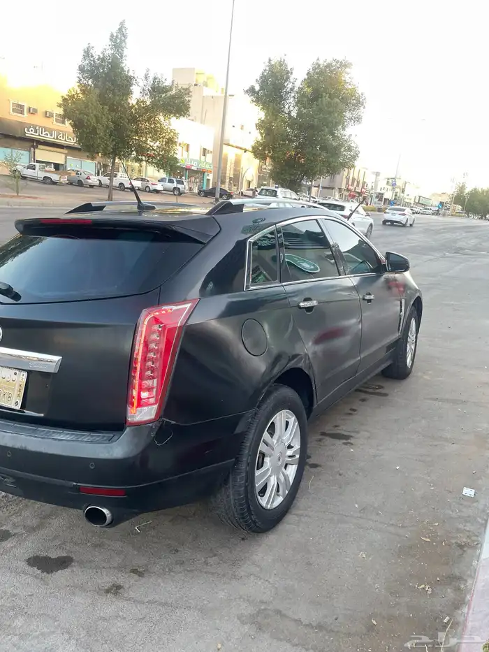 كاديلاك SRX4 للبدل بسياره صغيره 6