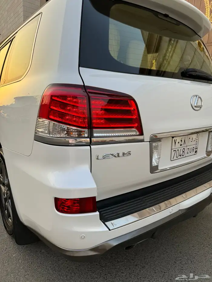 للبيع جيب لكزس LX 570 2014 S شبه الجديد 22