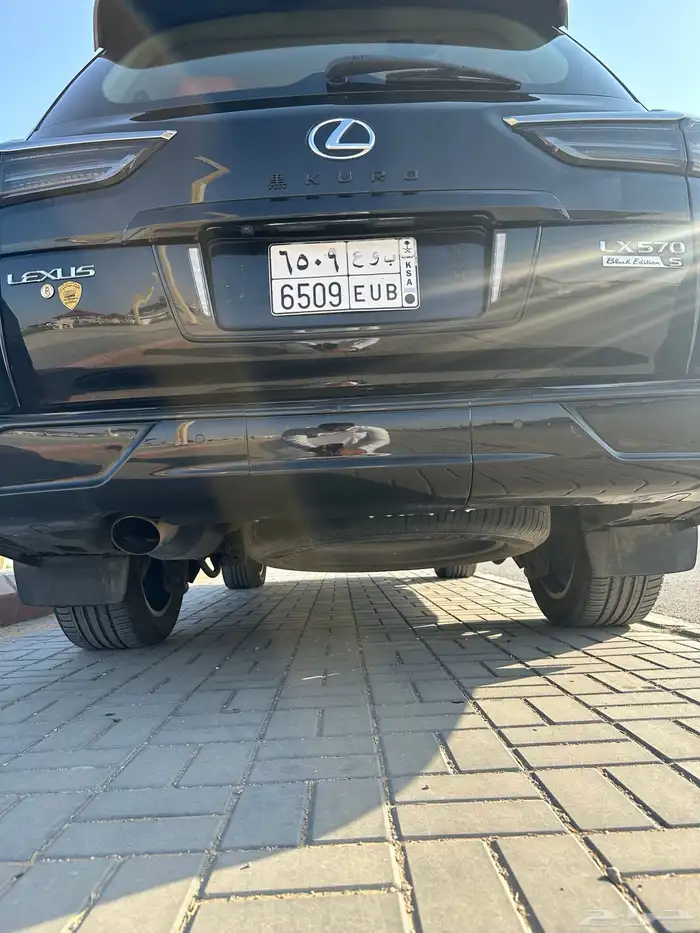 جيب لكزس اسود 2016 10