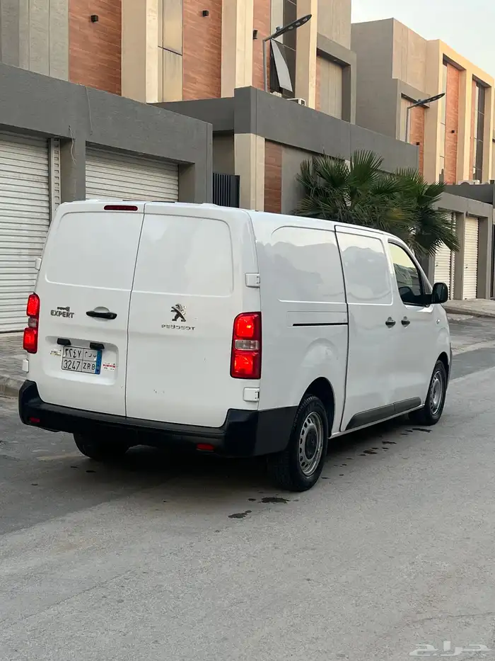 بيجو اكسبريت 2020 0