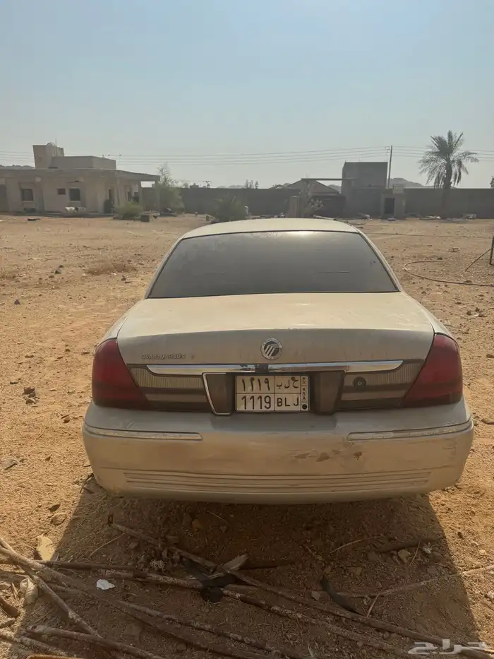 فورد جراندماركيز 2011 امريكي 5