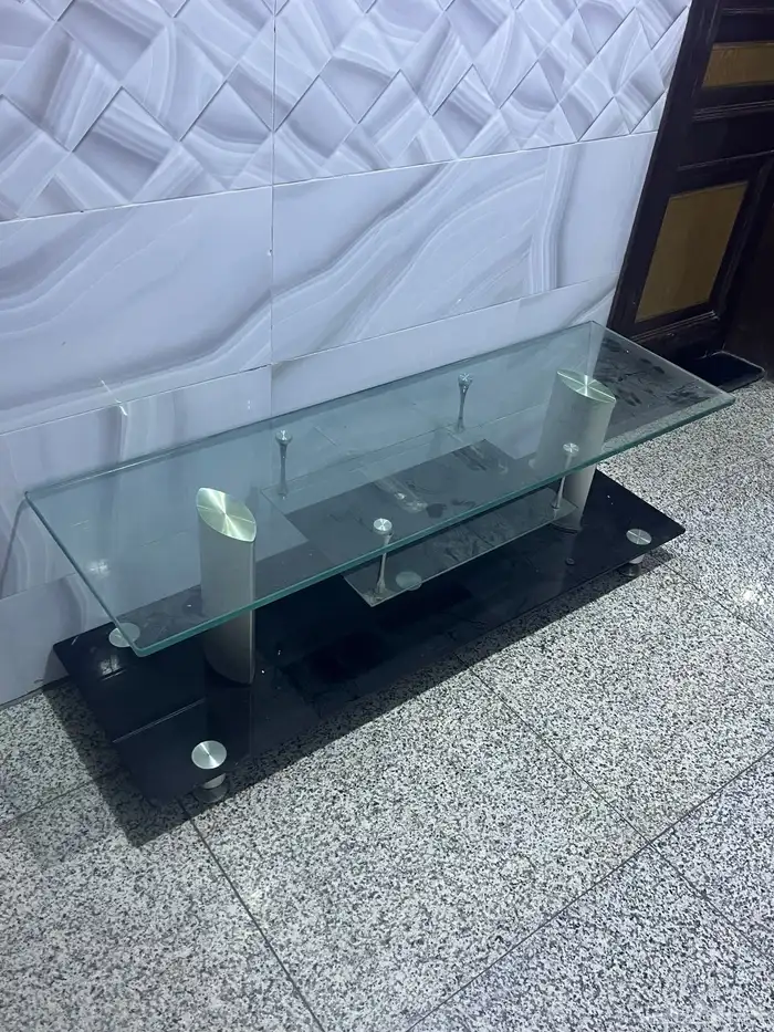 بحالة جيدة مافيها اي كسور ونظيفة وعلى الشرط 0
