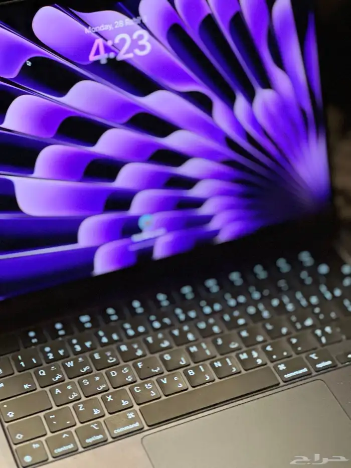 ماك بوك 13 انش شريحة M3 7