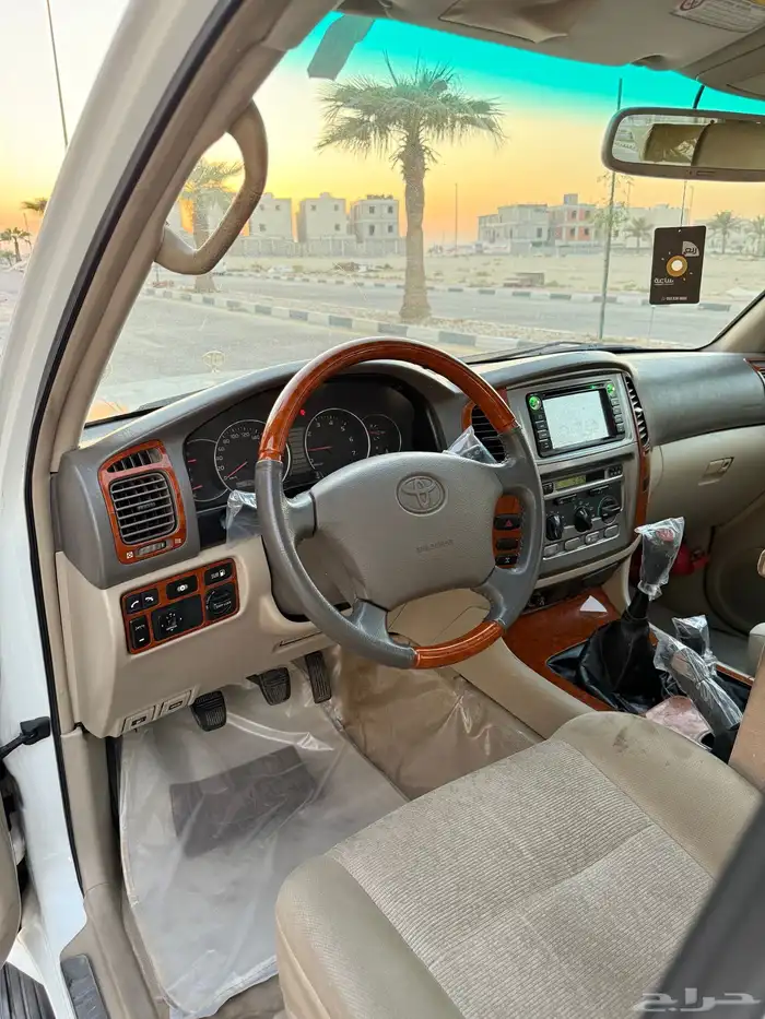 لاندكروزر GXR جكسار قير عادي اساس فل 2006 بريمي 23