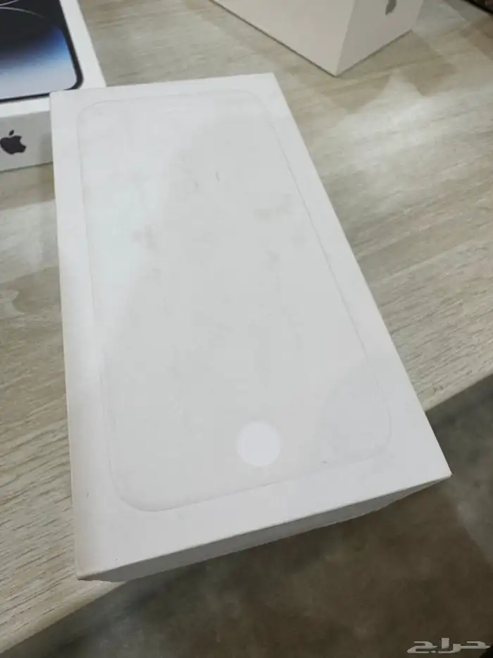 علب بوكسات اجهزة الآيفون وسامسونج وايباد 3