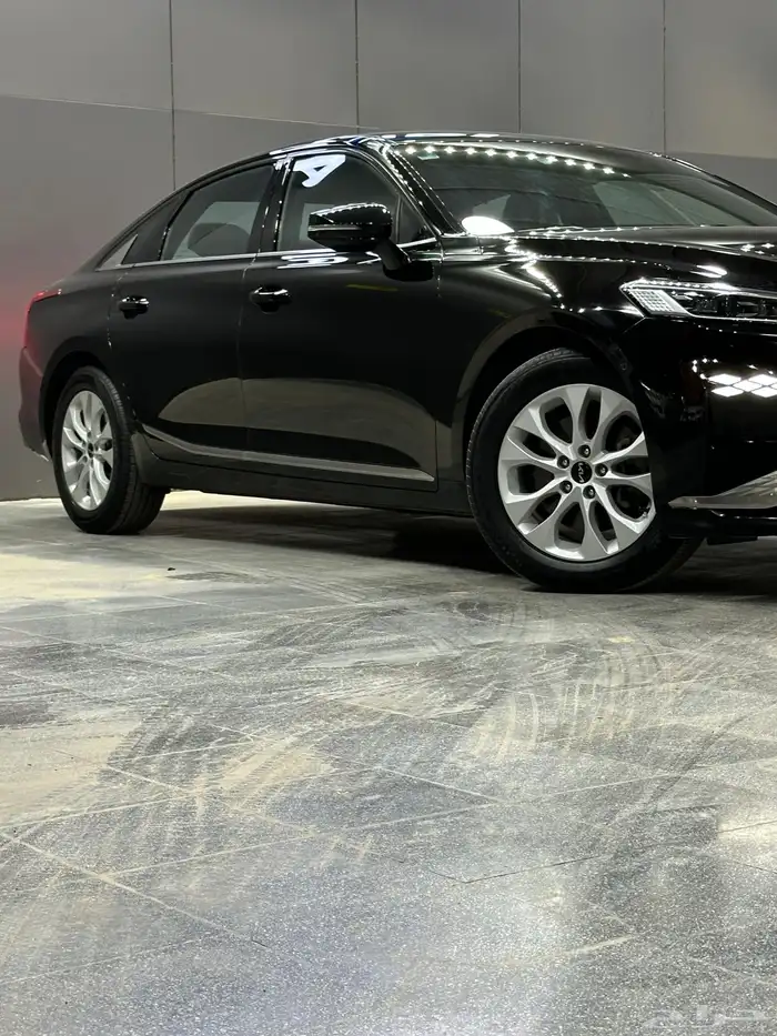 كيا K8 نص فل 2022 اسود لدى معرض(عبيد الرشيدي) 11