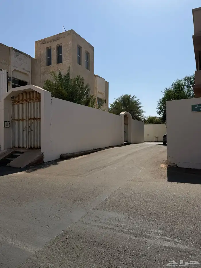 للبيع فيلا سكنية بالزبارة 4