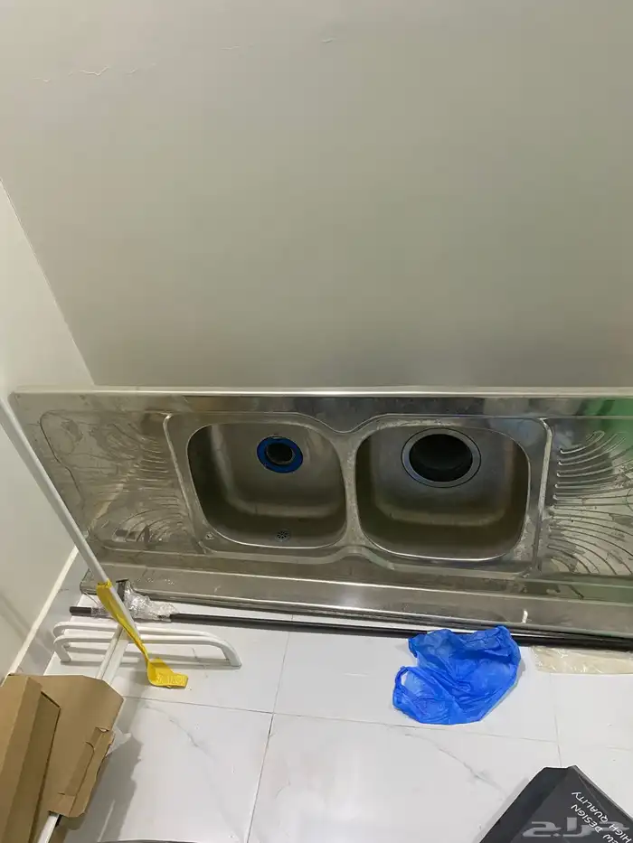 يوجد اثاث كنب هوم سنتر بحاله جيده و دولاب اطفال لبيع بريدة 12