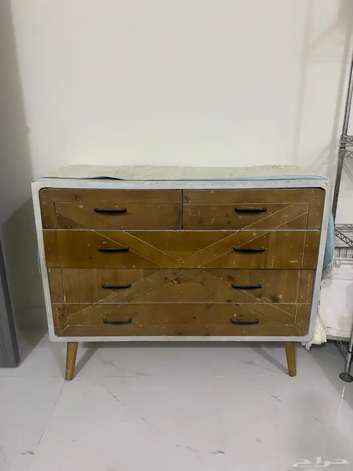 يوجد اثاث كنب هوم سنتر بحاله جيده و دولاب اطفال لبيع بريدة 17