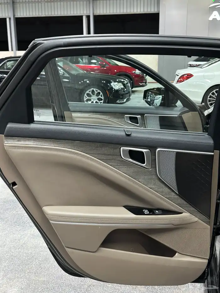 كيا K8 نص فل 2022 اسود لدى معرض(عبيد الرشيدي) 34