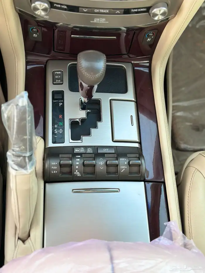 للبيع جيب لكزس LX570 DD موديل 2015 24