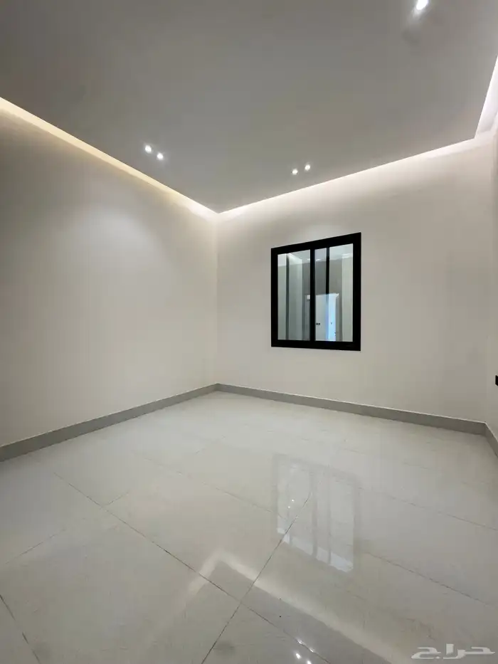 للبيع دور الخرج حي الملقا 4