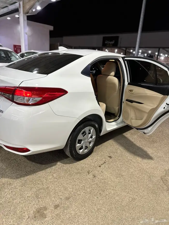 تويوتا يارس 2022 فل وكالة 17