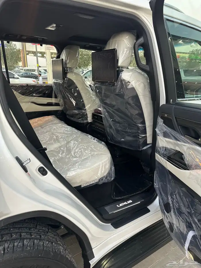 جيب لكزس موديل2023 فل كامل سعودي باقي على الضمان والصيانة 11