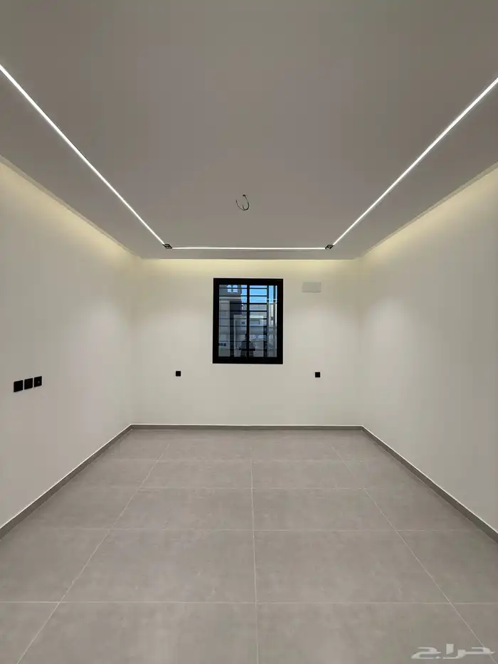 للبيع شقق علويه بسطح خاص بموقع مميز بحي الراقي ع برحه مسجد 11