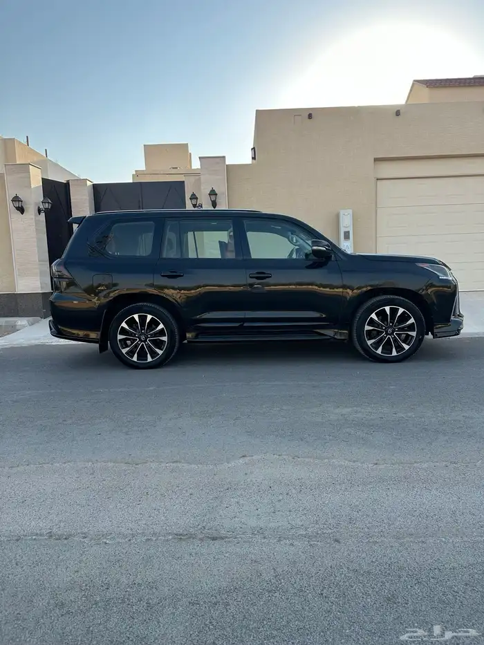 جيب لكزس اسود 2016 2