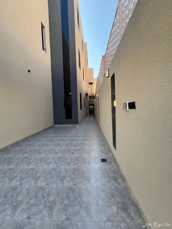 دور ارضي بمدخل سياره للبيع خلف السعودي الاماني حي التحلية 1