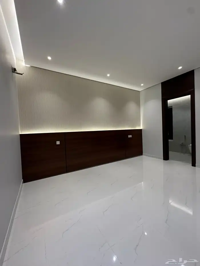 شقه للبيع خمس غرف وصاله ومدخل سياره 15