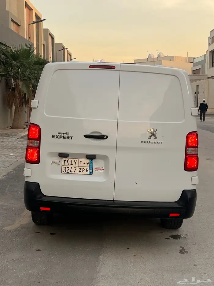 بيجو اكسبريت 2020 1