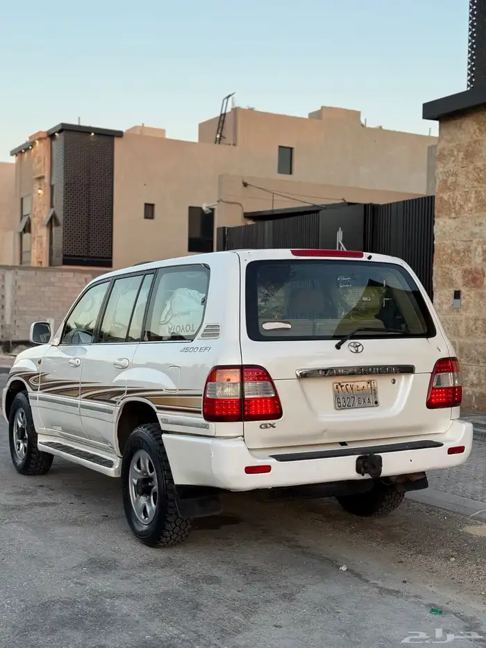 لاندكروزر GXR جكسار قير عادي اساس فل 2006 بريمي 5