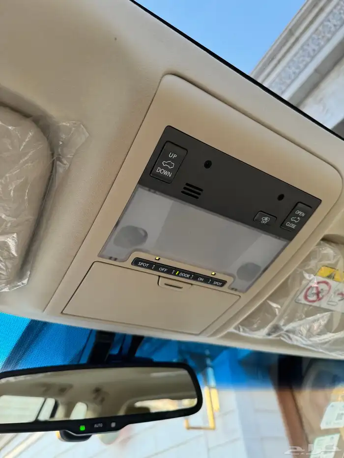 للبيع جيب لكزس LX 570 2014 S شبه الجديد 61