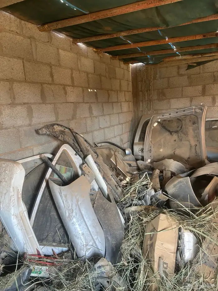 يوجد عندي سكراب قطع سيارات 0