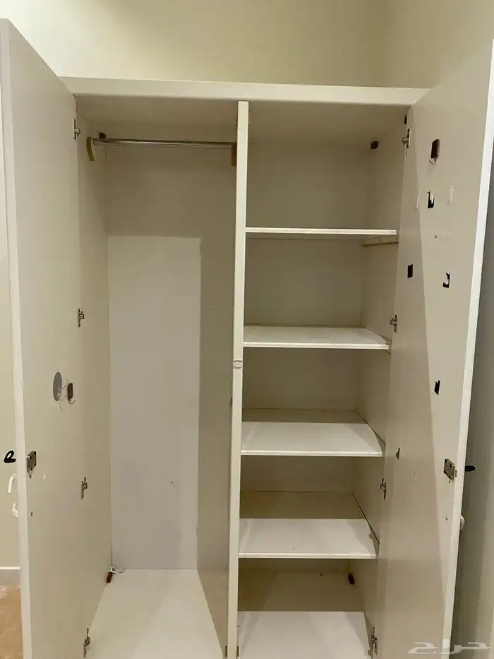 يوجد اثاث كنب هوم سنتر بحاله جيده و دولاب اطفال لبيع بريدة 4