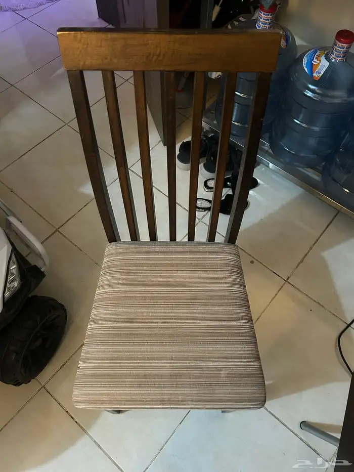 طاوله طعام مع 2كرسي 250. وسرير أطفال 400. طاولة مكتب 150 5